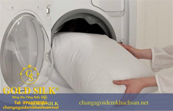 Sử dụng chế độ giặt chăn sẵn có của máy giặt (nếu có)