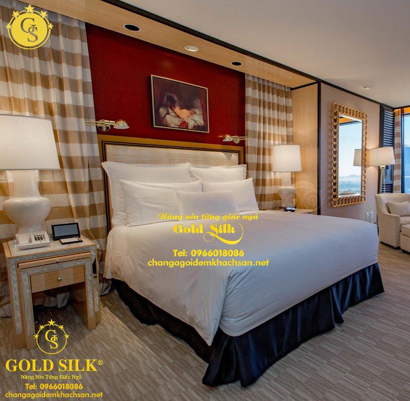 Ruột chăn khách sạn tại Gold Silk